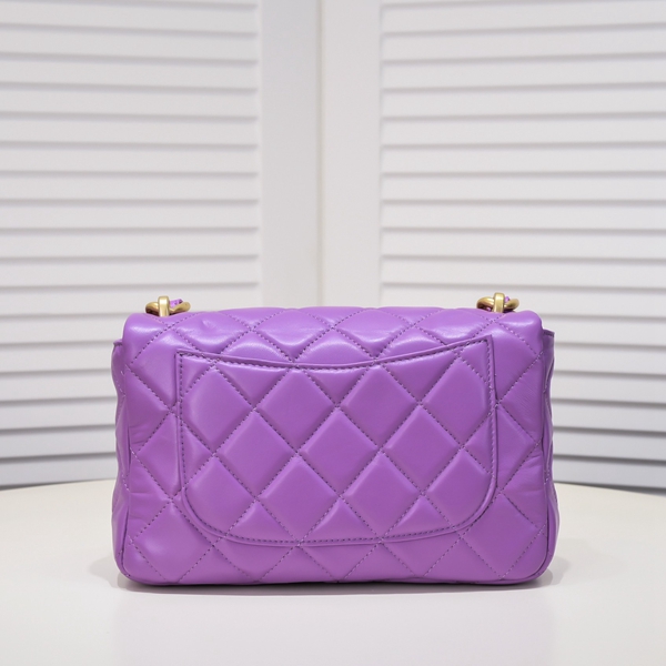 シャネルバッグ側面デザイン